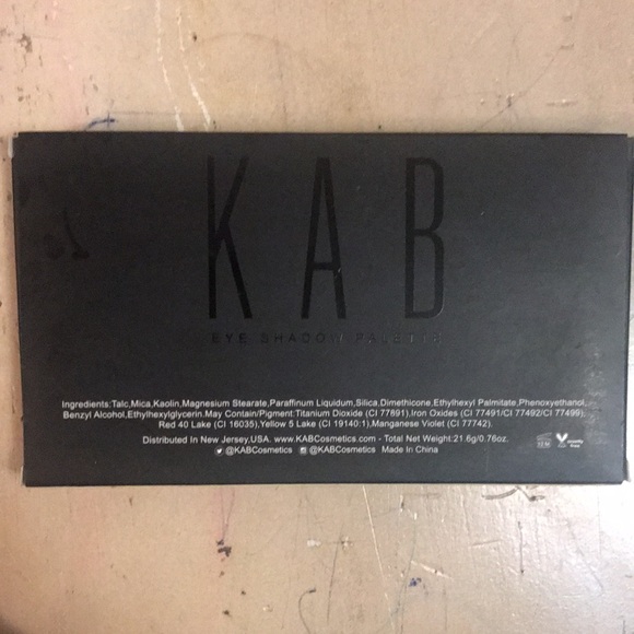KAB cosmetics day + night eyeshadow palette - Picture 5 of 7